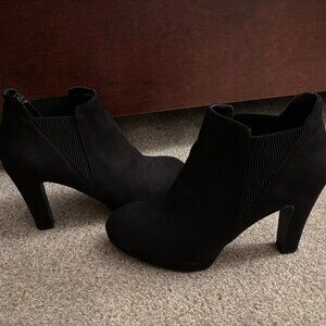 iMPO Stretch Woman's Black Booties